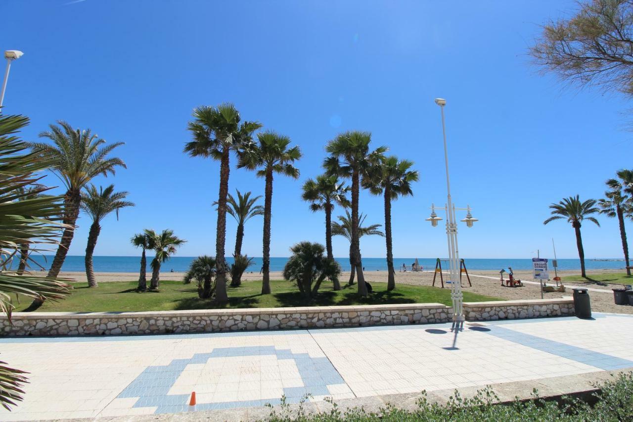 Playa De La Misericordia Malaga Bagian luar foto